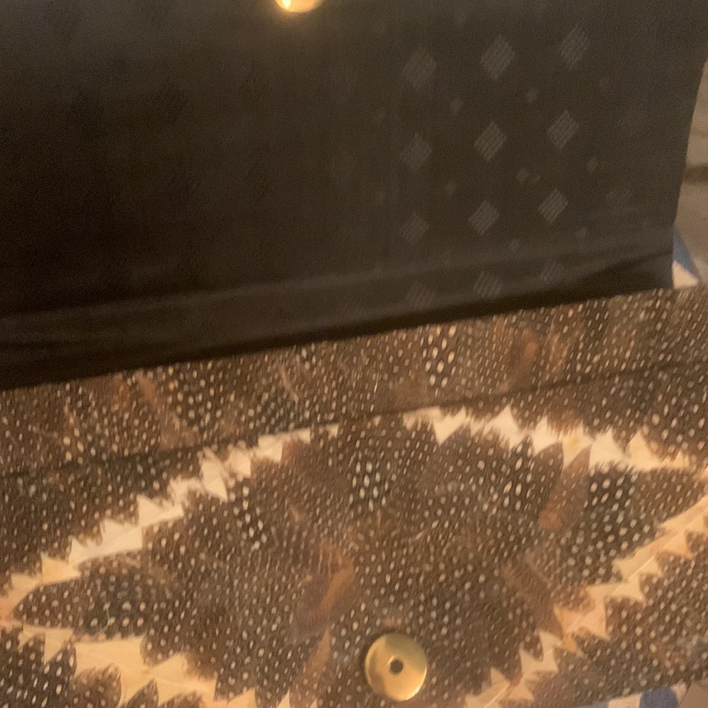 FRIDAY SALE~•= PEACOCK Feather clutch - Picture 4 of 8